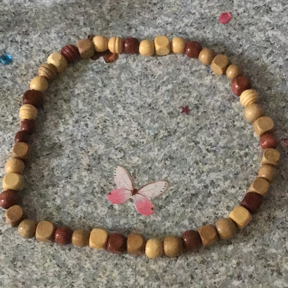 HANDMADE WOODEN NECKLACE